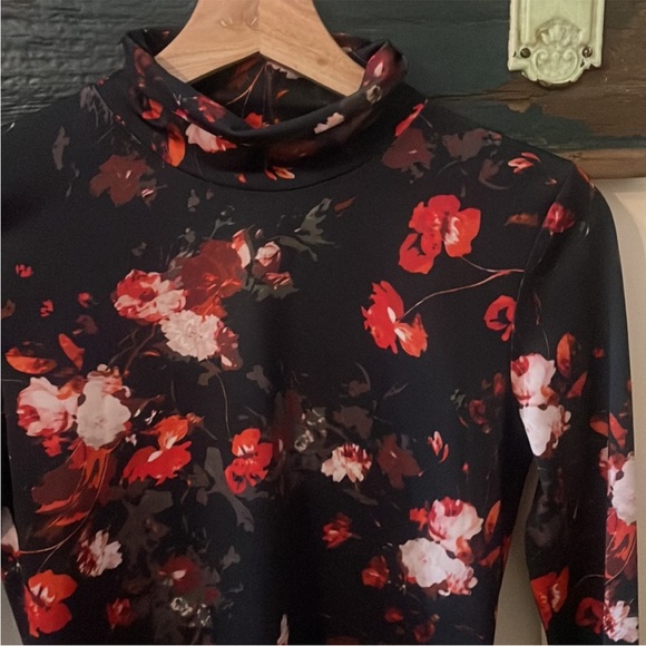 Wilfred Floral Long Sleeved Turtleneck Top Size Small - Picture 10 of 15